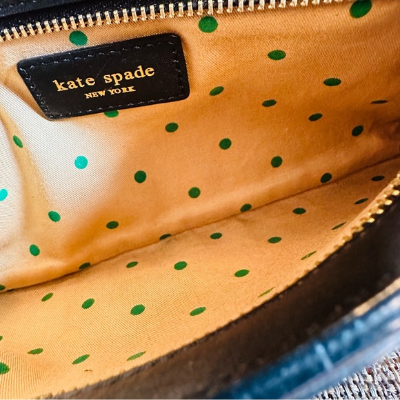 KATE SPADE NEW YORK TOP ZIPPER CHRISSY NOEL BLACK AND WHITE LIKE NEW WRISTLET - Picture 4 of 8